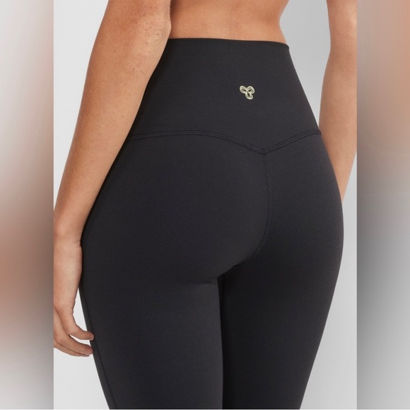 Aritzia Golden BUTTER Cheeky Hi-Rise Flare Legging Sz 10 - Picture 5 of 12